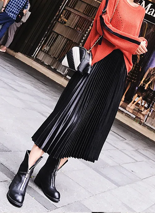 Elastic Waistband Metallic Pleated Midi Skirt in Black