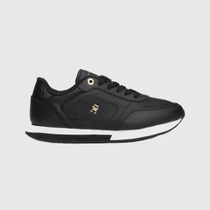 Elevated Essent Runner - Black
