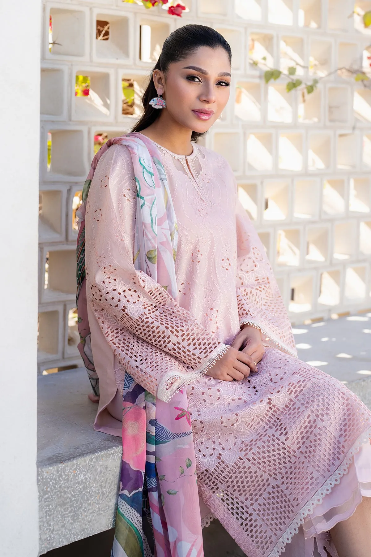 EMBROIDERED PRINTED LAWN UF-4089