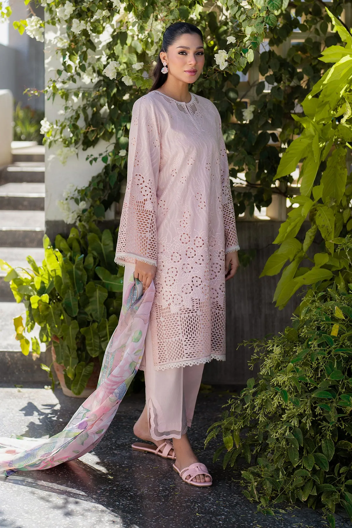 EMBROIDERED PRINTED LAWN UF-4089