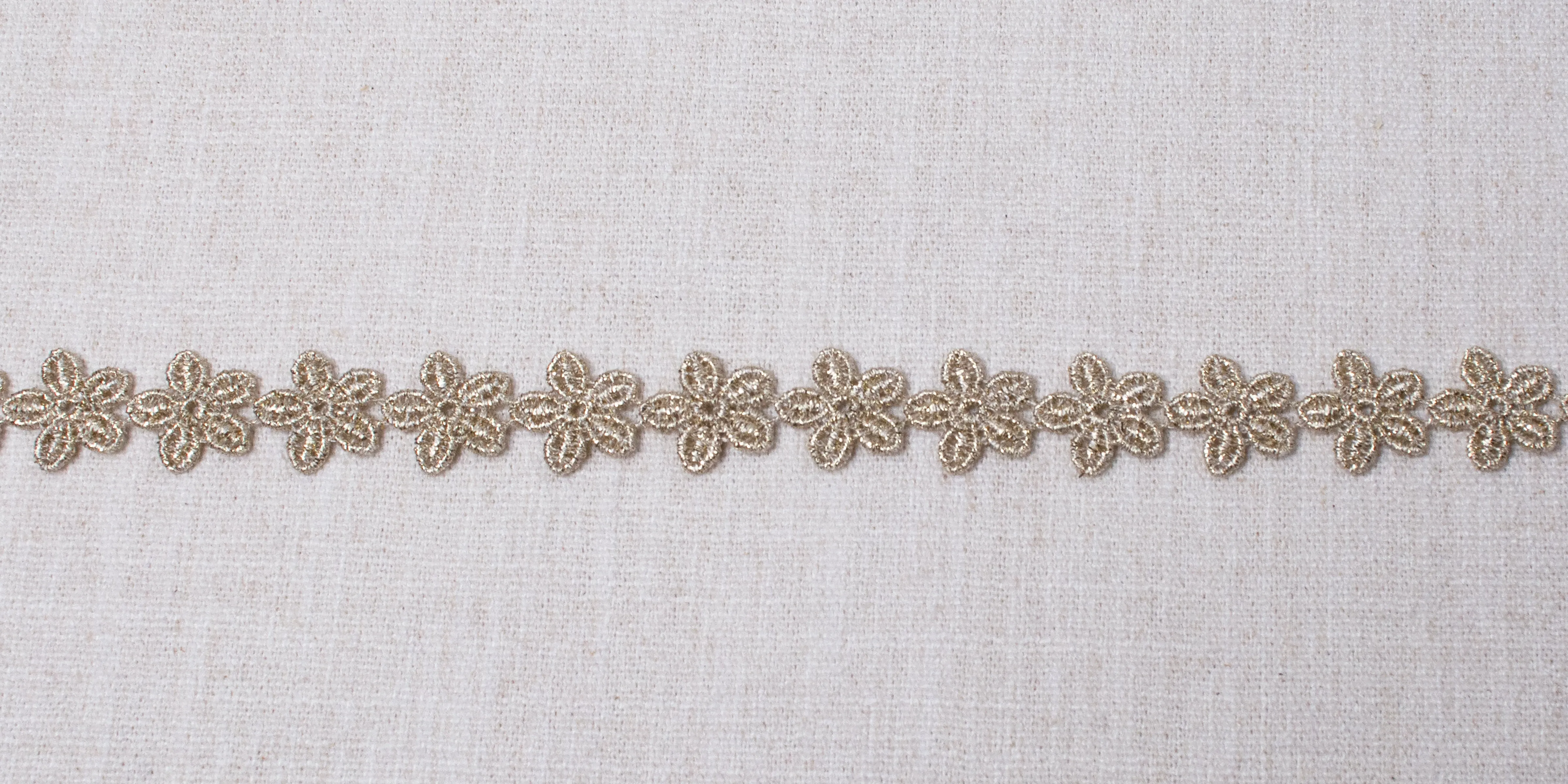 Metallic Daisies in Soft Gold