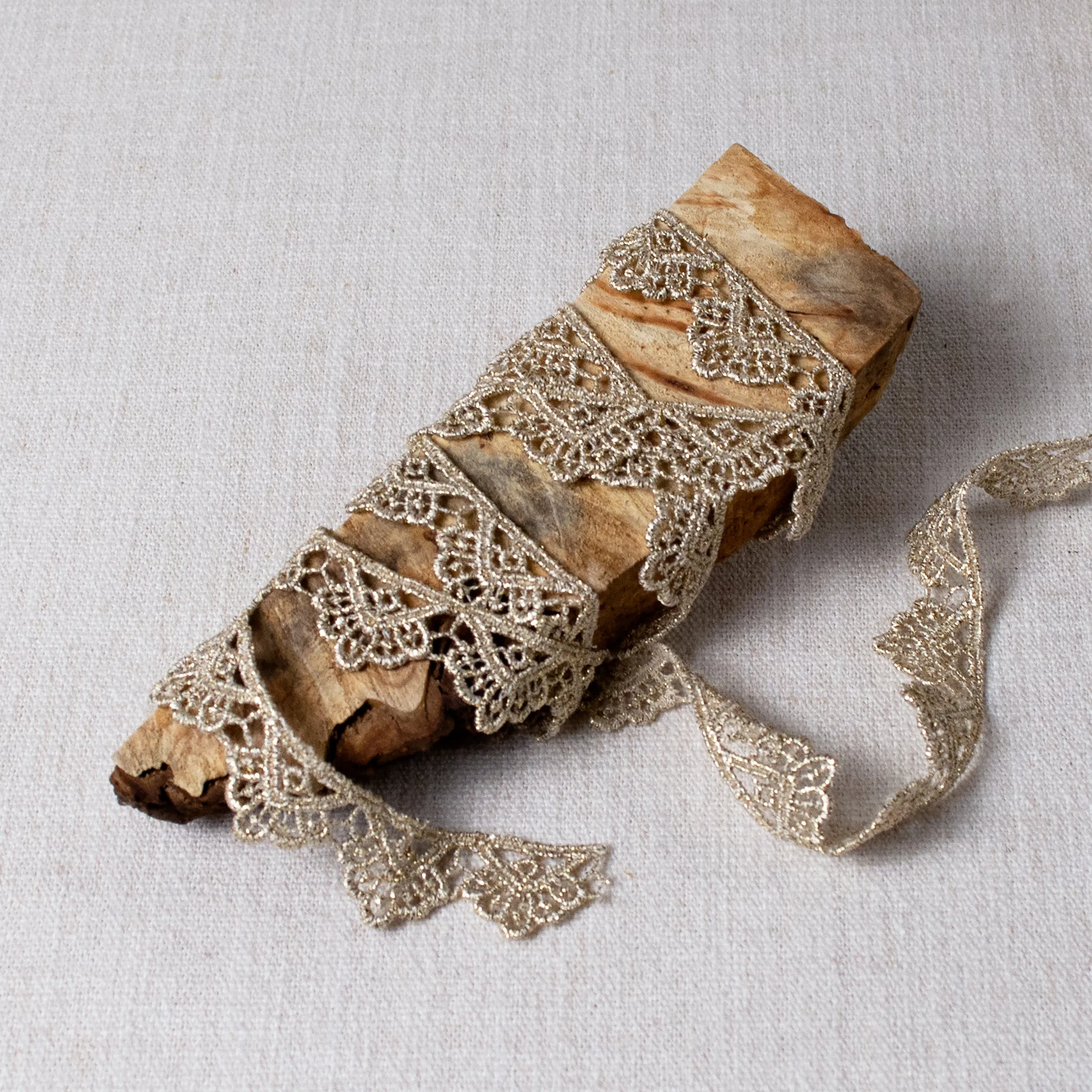Metallic Melody Lace in Soft Gold