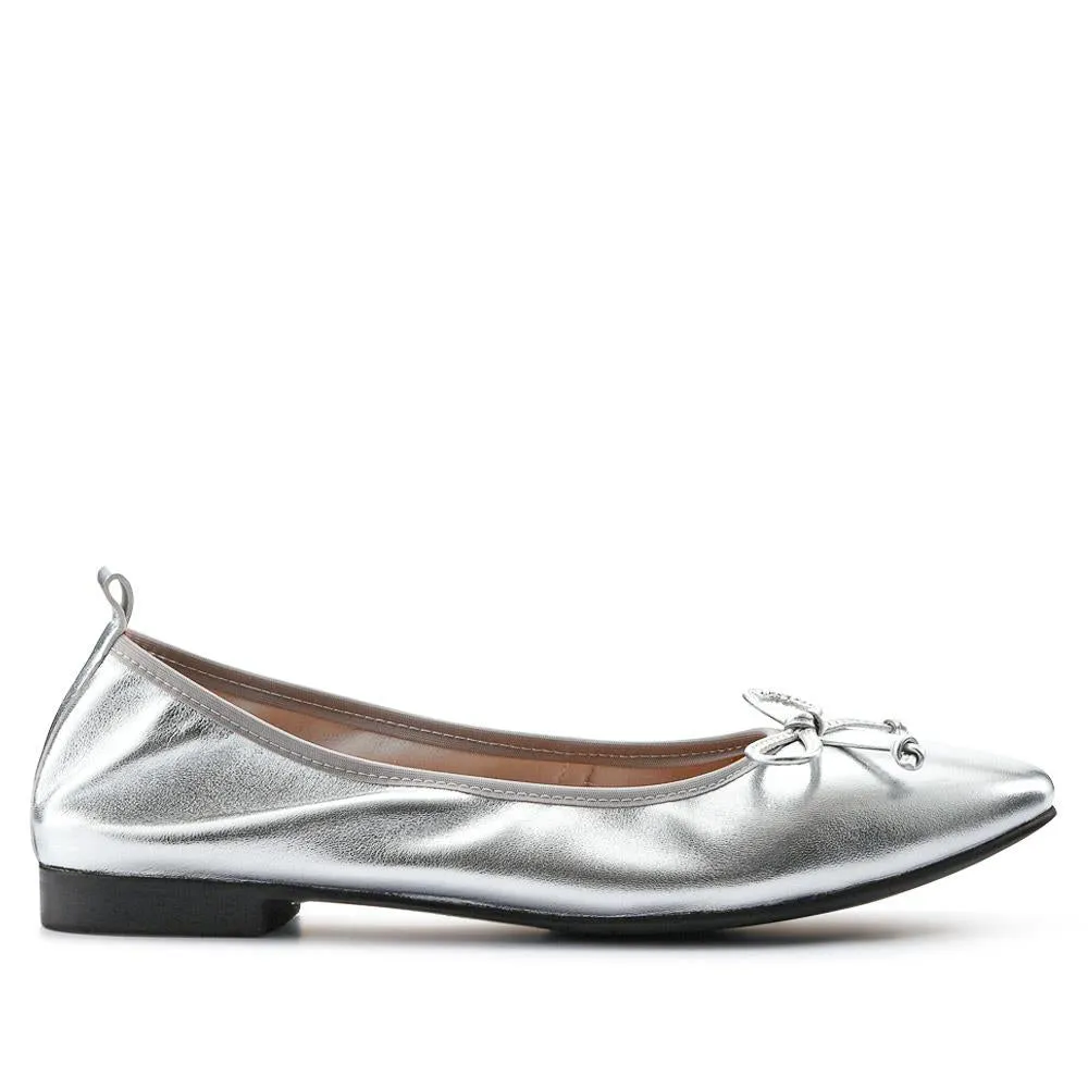 Opaline Bow-Detailed Leather Pumps - OPALINE / 327 600