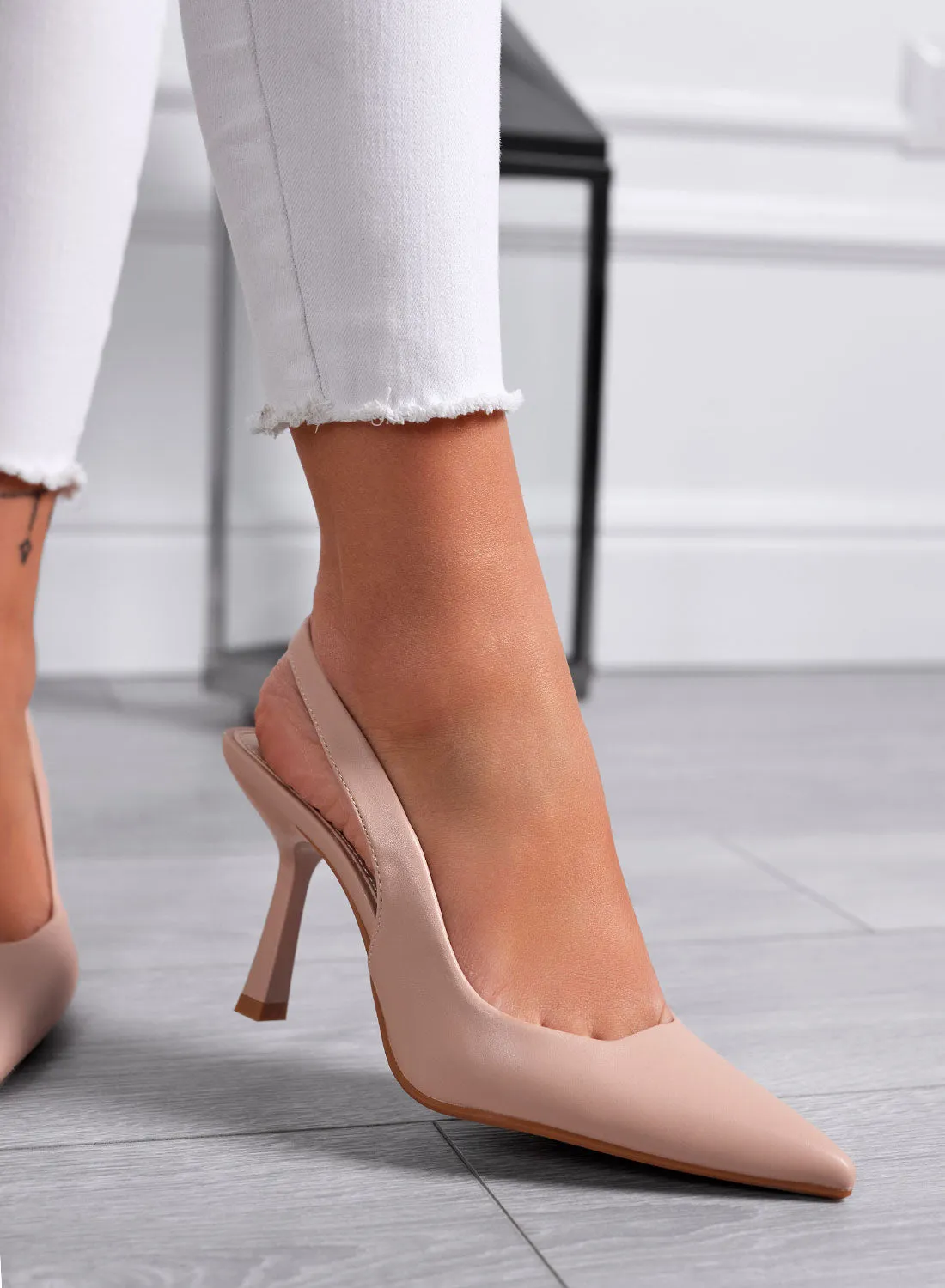 SELINA - Beige slingback pumps with a 9.5 cm heel